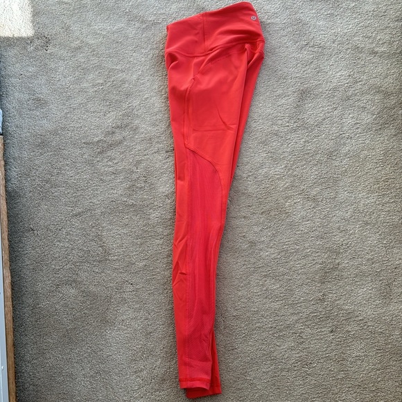Coral colored Lululemon leggings - Picture 5 of 6